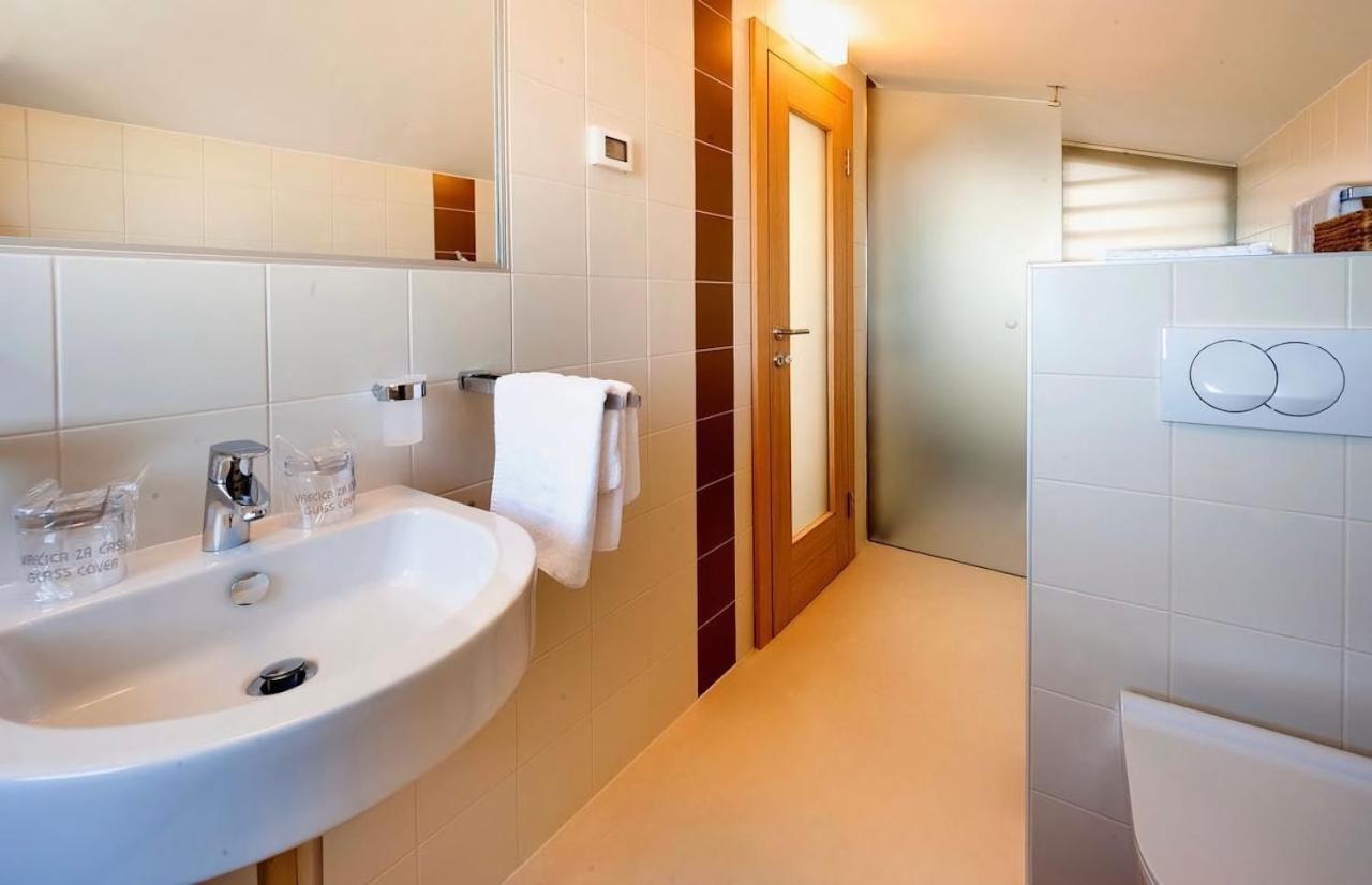 Boutique Wrungel Hotell Vrsar Eksteriør bilde